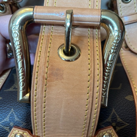 Louis Vuitton Theda monogram purse - Picture 6 of 10